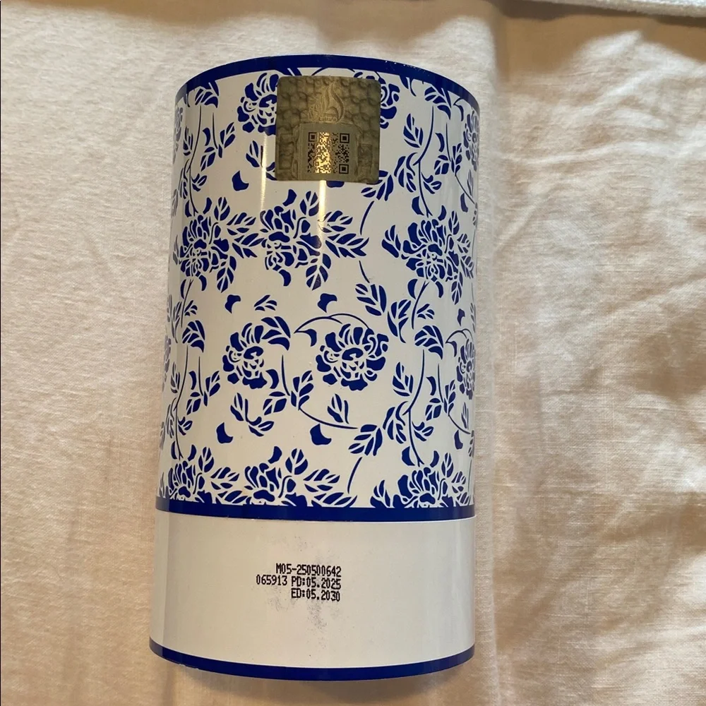 Lattafa Petra Eau De Parfum. 100 ml. 3.4 Fl. OZ. Gorgeous Scent. - Picture 5 of 10